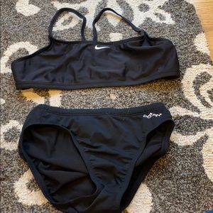 Black athletic swim set